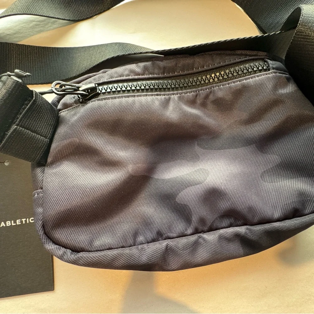 🔥FABLETICS Black Camouflage Men's Bag🔥 - Picture 6 of 8